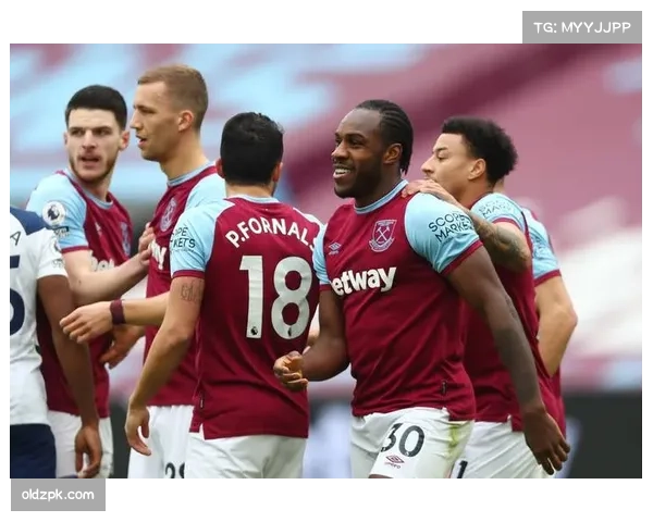 西汉姆联有惊无险过关 莫耶斯肯定球队逆境中状态调整